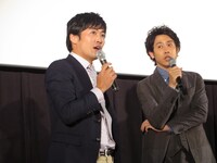 エキストラの話で盛り上がる劇団ひとりと大泉洋。