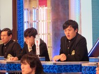 泣き顔寸前の劇団ひとり。