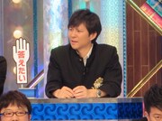 顔をしかめるアンジャッシュ渡部。