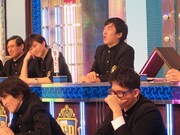 白目を剥くひとり。