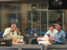 生放送直前、キャイ～ン・ウド鈴木からもらった打ち上げ代を自慢するスパローズ。