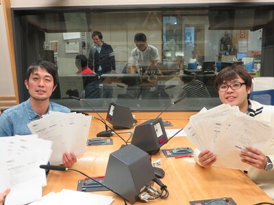 「スパローズ 売れずに20年目突入記念地上波初冠番組生放送、ウレナーズハイ！ ～結成した時に生まれた子供たちが、もうすぐ選挙権もっちゃいますSP～！」放送後のスパローズ。