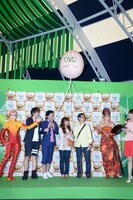 「ダイハツ オーヴォ」の来場者30万人突破記念セレモニーの様子。