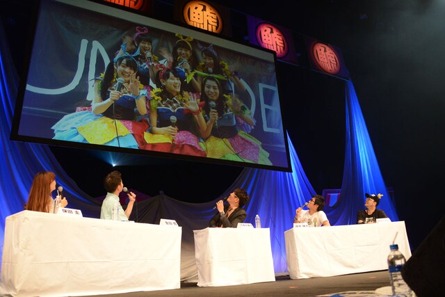 トークコーナー「緊急しゃちほこサミット！どうする!? どうなる!? チームしゃちほこ！」の様子。