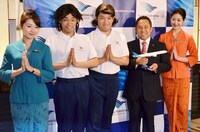 ガルーダ・インドネシア航空のメディア懇親会に登場したCOWCOWら。