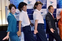 COWCOW（中央）ら。