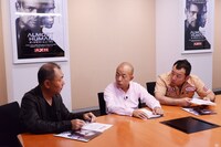 吹き替え特訓後に感想を語ったバイきんぐと石塚運昇。