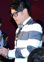 映画「オー！ファーザー」の完成披露試写会に登壇した宮川大輔。