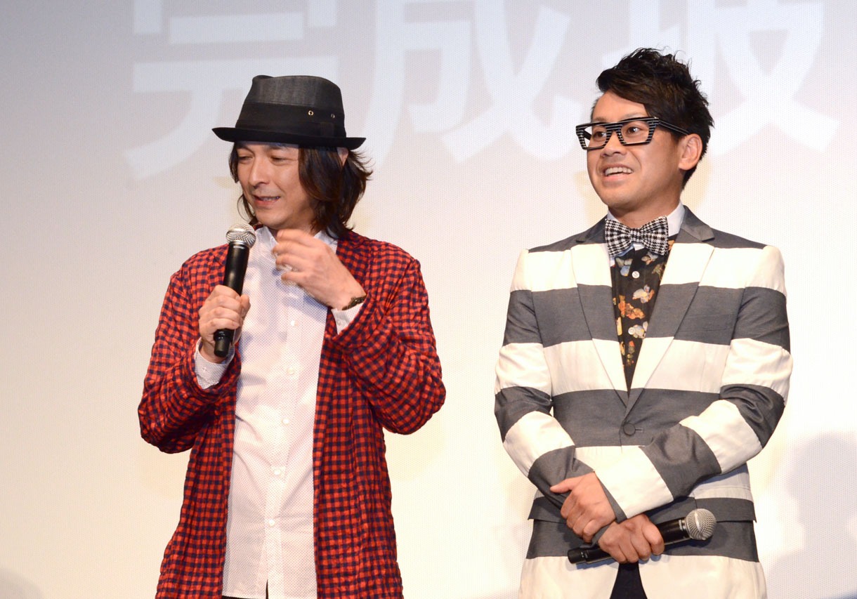 河原雅彦、宮川大輔（左から）。