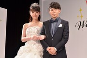 綾部、佐々木希と腕組み「勘違いしちゃう」
