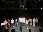 お題を見ないようにするときのじゅんぺいチームのポーズ。