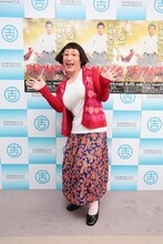 吉本新喜劇座長就任会見のすっちー。(c)吉本興業