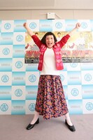 吉本新喜劇座長就任会見のすっちー。(c)吉本興業