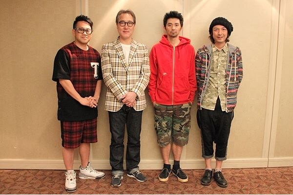 映画「オー!ファーザー」特集の座談会に出席した（左から）宮川大輔、佐野史郎、村上淳、河原雅彦。