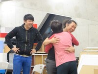 「田村亮一座実験公演『ぶちかまし太郎、走って逃げる。』」稽古の様子。