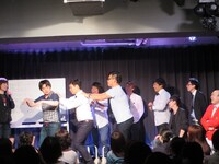 日帰りバスツアー「太田プロ注目芸人と行く 初夏の赤城高原バスツアー」の企画会議の様子。ポルカで園内をまわるシミュレーション。