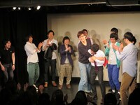 10回トマトに疲労困憊し倒れるセイワと、ムチャぶりしておきながら支える森田。