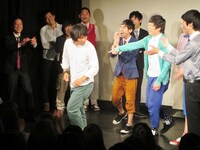 どの芸人のジェスチャーをやってもうますぎる新妻。