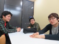 これまでのトンタモについて振り返る3人。