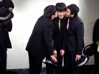 巨匠のキスを受けるピテカントロプス大和田。