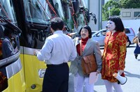 バスの運転手さんにもしっかり宣伝。