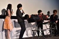 空中浮遊マジックの様子。