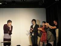 今野のハイテンションを越えた談志モノマネに拍手をおくる日本バケモノ連合。