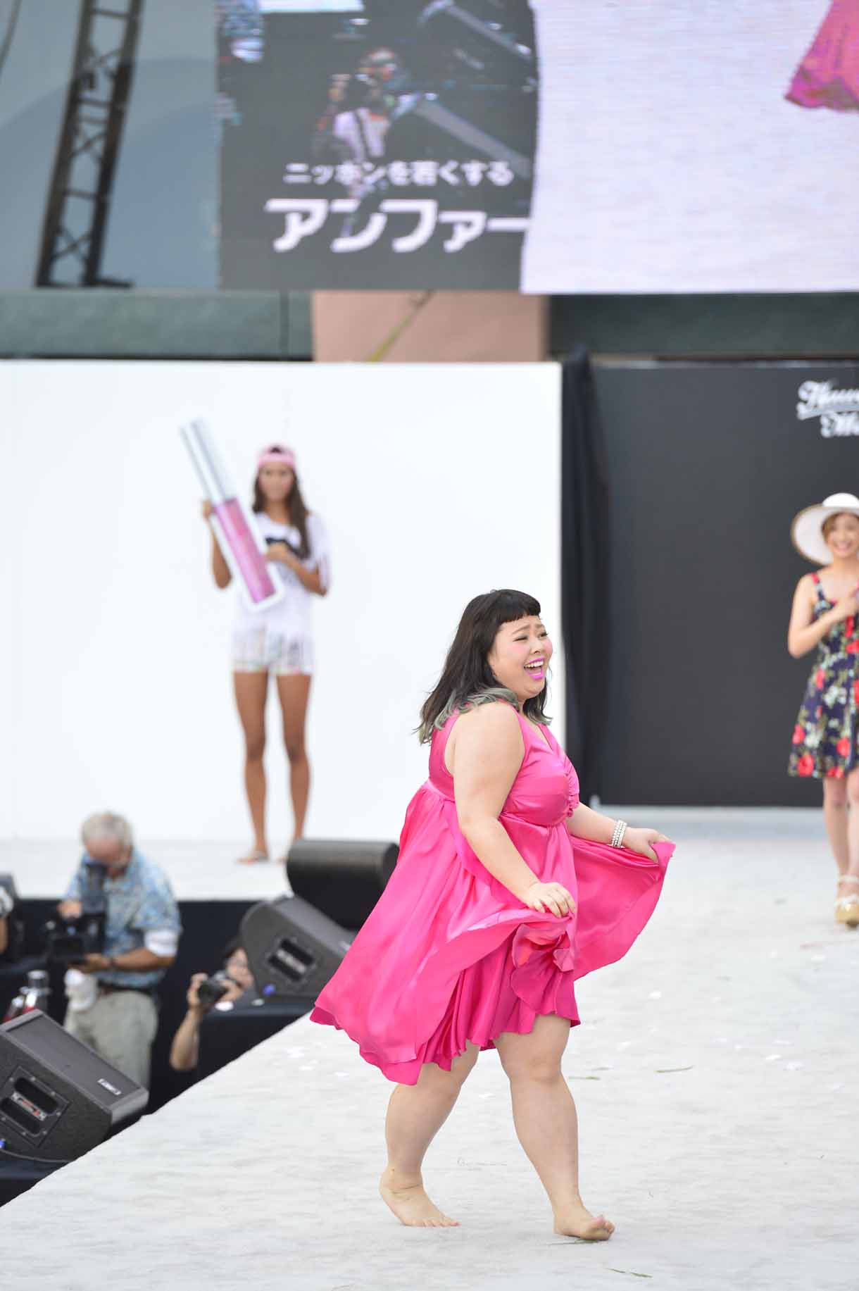 「ハワイアン・メイ！コレクション 2014」の様子。