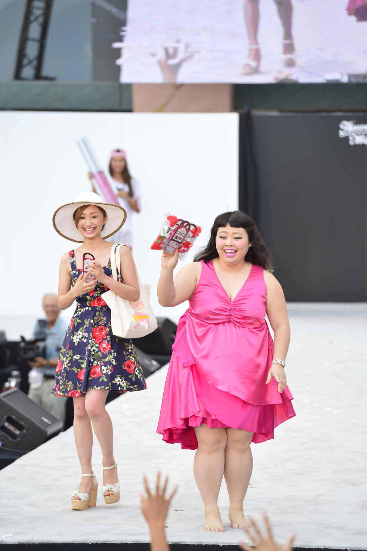 「ハワイアン・メイ！コレクション 2014」の様子。