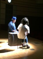 コントの一場面。