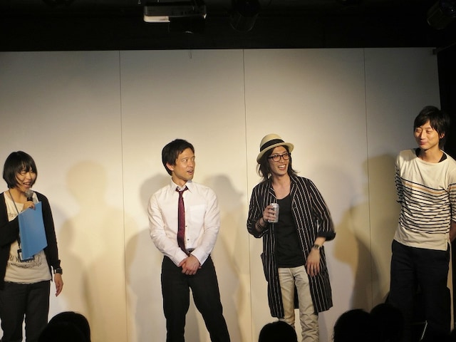 「～K-PRO10周年一週間ぶっ通し興行五日目～『児島気奈トークライブ『10』～あの頃みんな若かった!? 秘蔵映像大放出！～』」に出演した児島気奈K-PRO代表、エルシャラカーニ・セイワ、ジンカーズ。