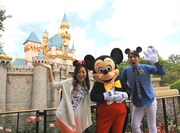 「世界のディズニーリゾートへGO！」イメージ。 (c)Disney