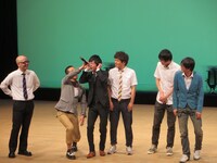 上田のマイクノリに付き合わされる瀧上。