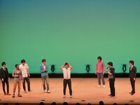 FKD48による前説で、ガンダムを披露したちゅうえい。