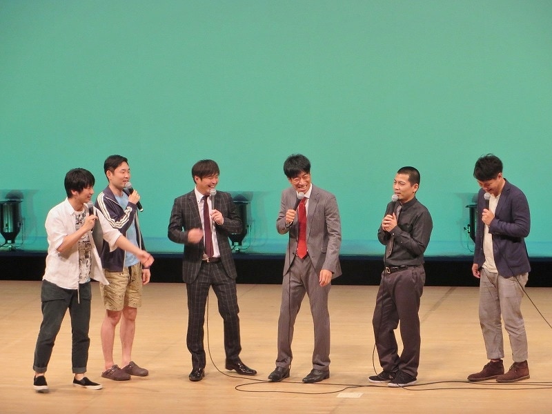 キングオブコメディ、テンダラー、天竺鼠のトーク。高橋は瀬下の娘に人見知りしていたそう。