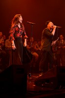 （左から）椿鬼奴、レイザーラモンRG。