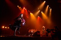 （左から）椿鬼奴、レイザーラモンRG。