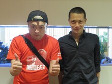 あばれる君（左）とバッドナイス常田。