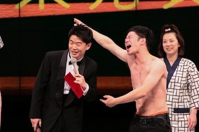 「小学生が選ぶ!! これがまわりで大人気！ 新喜劇イチオシギャグ!!」人気投票で優勝した吉田裕。(c)吉本興業