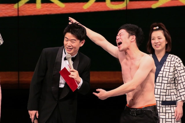 「小学生が選ぶ!! これがまわりで大人気！ 新喜劇イチオシギャグ!!」人気投票で優勝した吉田裕。(c)吉本興業