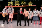 「小学生が選ぶ!! これがまわりで大人気! 新喜劇イチオシギャグ!!」結果発表イベントの様子。(c)吉本興業