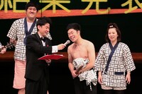 「小学生が選ぶ!! これがまわりで大人気！ 新喜劇イチオシギャグ!!」結果発表イベントの様子。(c)吉本興業