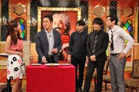 「有田のヤラシイ…」に出演する（左から）吉田明世TBSアナウンサー、有田哲平、平成ノブシコブシ吉村、ウーマンラッシュアワー村本、ハマカーン浜谷。(c)TBS