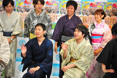 「よしもと夏の大祭り 2014 presented by 5up よしもと」の発表会見の様子。