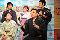 「よしもと夏の大祭り 2014 presented by 5up よしもと」の発表会見の様子。