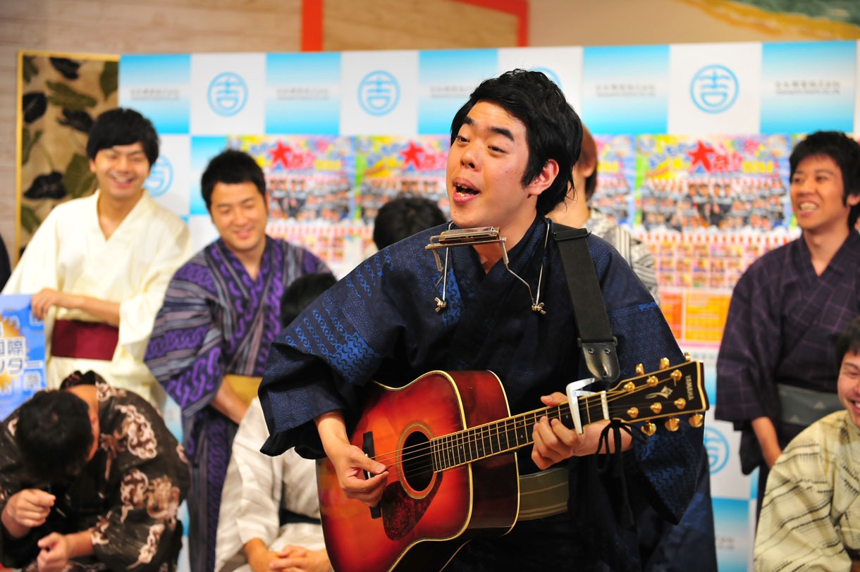 「よしもと夏の大祭り 2014 presented by 5up よしもと」の発表会見の様子。