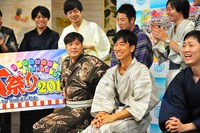 「よしもと夏の大祭り 2014 presented by 5up よしもと」の発表会見の様子。