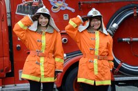 映画「プレーンズ2 / ファイアー＆レスキュー」の声優を務めるハリセンボン。