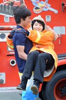 お姫様抱っこを堪能するはるか。