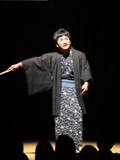 語りを担当したセンターうるし。